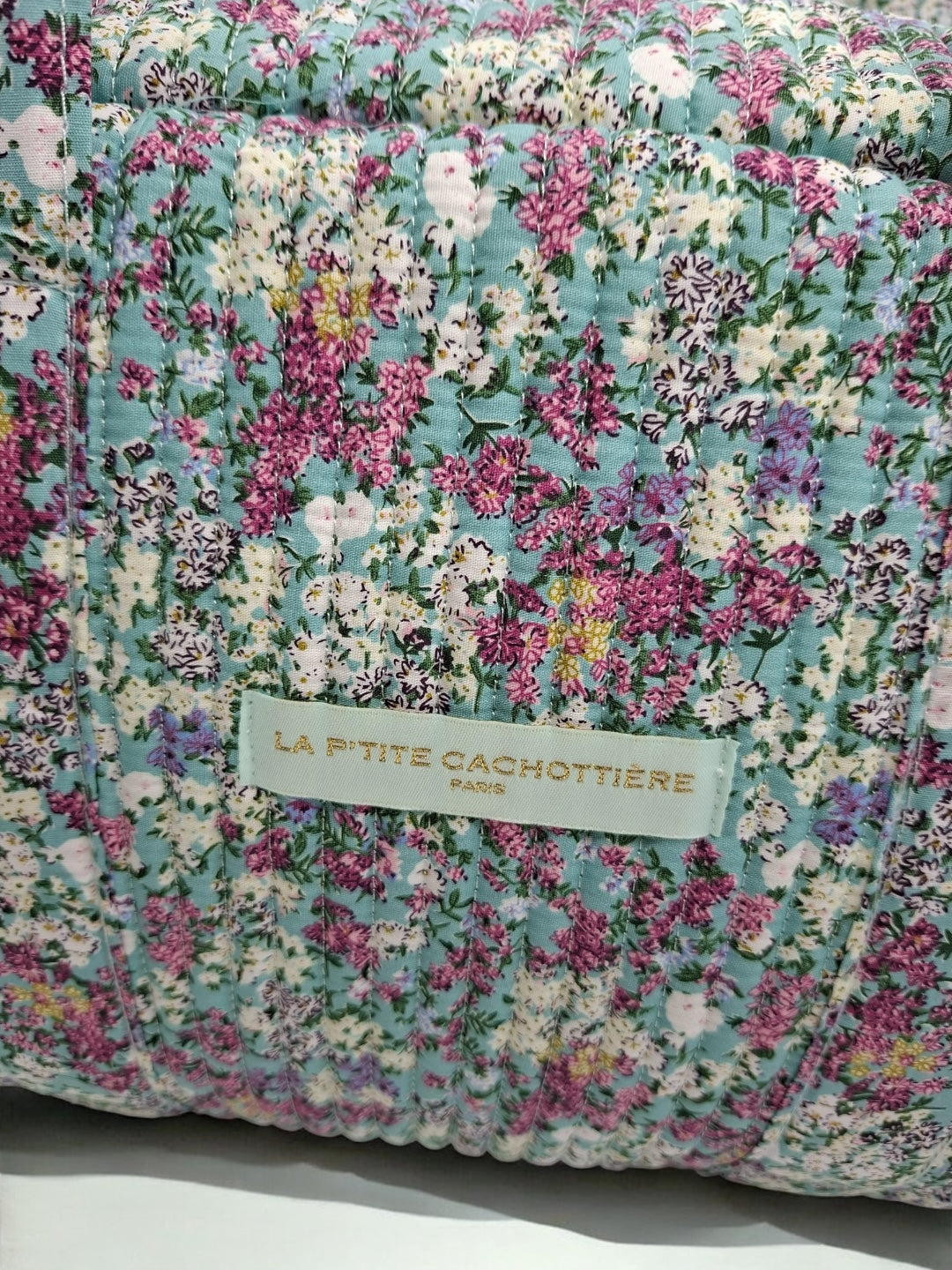 Sac week-end polochon en coton matelassé multicolore liberty fleuri rouge et blanc