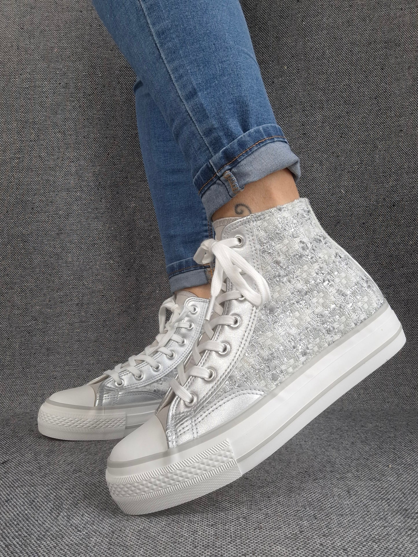 Chaussures baskets hautes en tweed argenté style converse