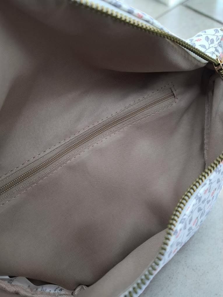 Sac banane en tissu coton liberty blanc motif floral tons rose et gris