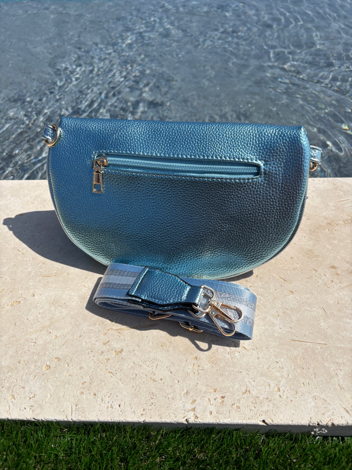 Sac banane simili cuir argenté bleu turquoise