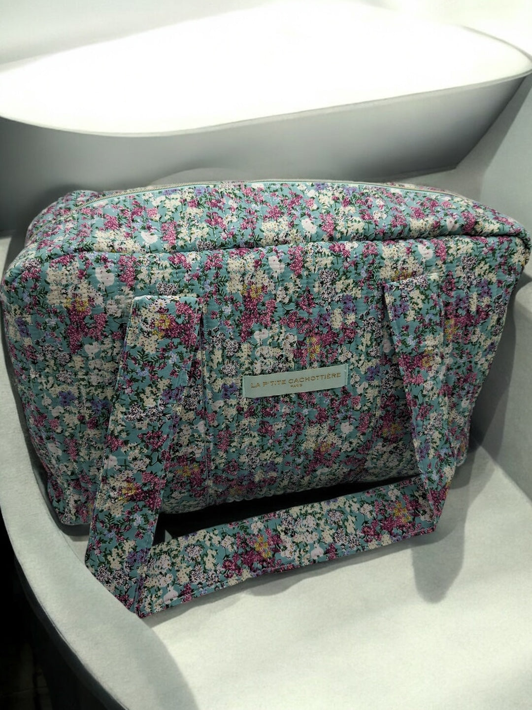 Sac week-end polochon en coton matelassé multicolore liberty fleuri rouge et blanc