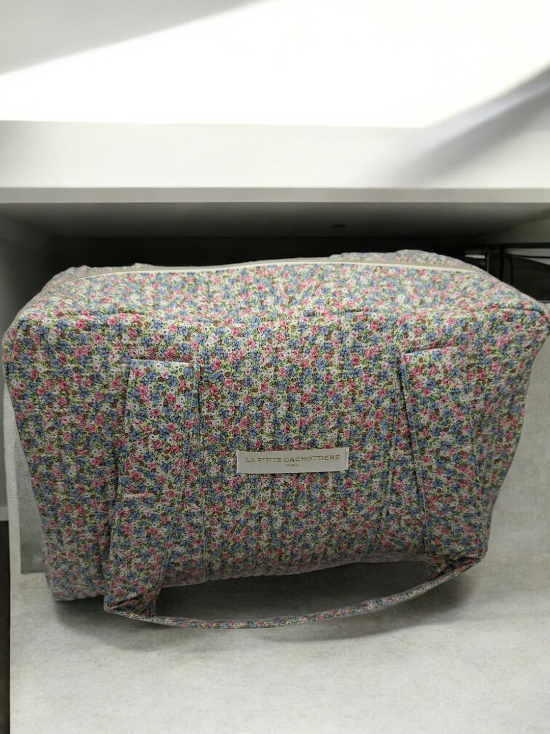 Sac week-end polochon en coton matelassé multicolore liberty fleuri rose bleu et blanc