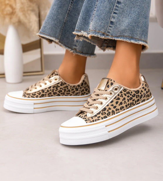 Chaussures baskets motif léopard basse semelle compensée en tissu style converse