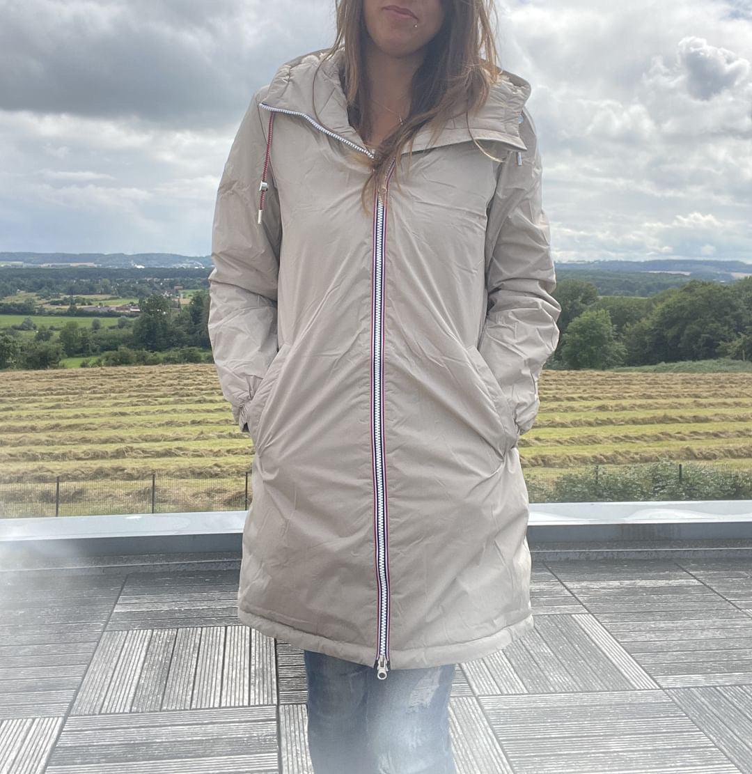 Laura Jo - Imperméable long doublé en fausse fourrure cordon tricolore couleur beige
