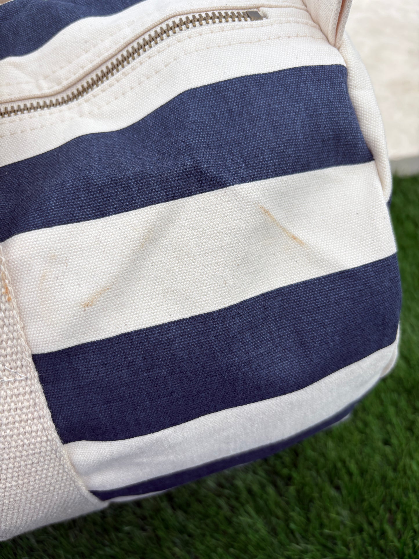 Sac polochon en coton rayé bleu marine et blanc