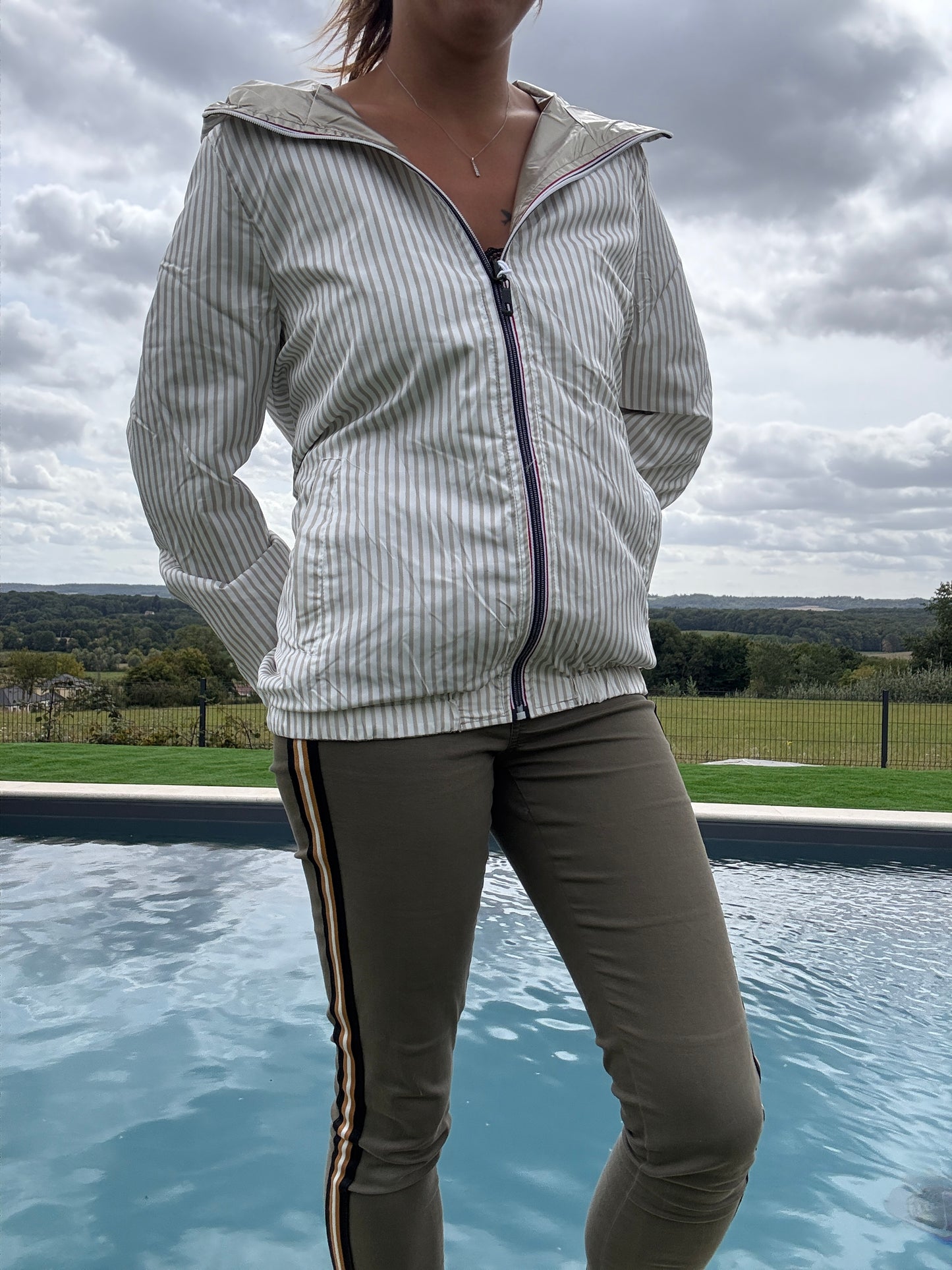 New Lolo - Manteau court mi fesses léger imperméable réversible doré capuche intérieur marin beige blanc