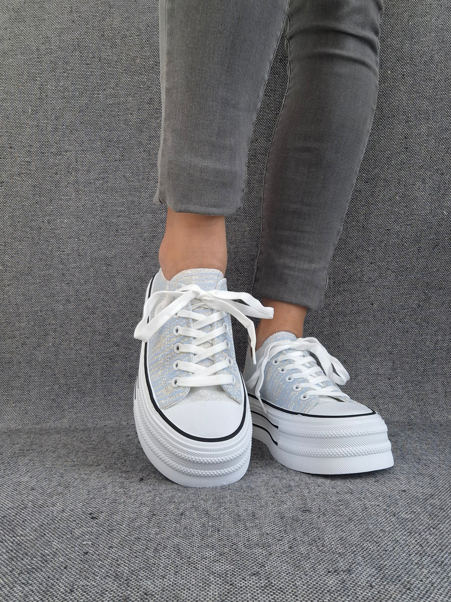 Chaussures baskets à rayures brillantes bleu semelle compensée style converse