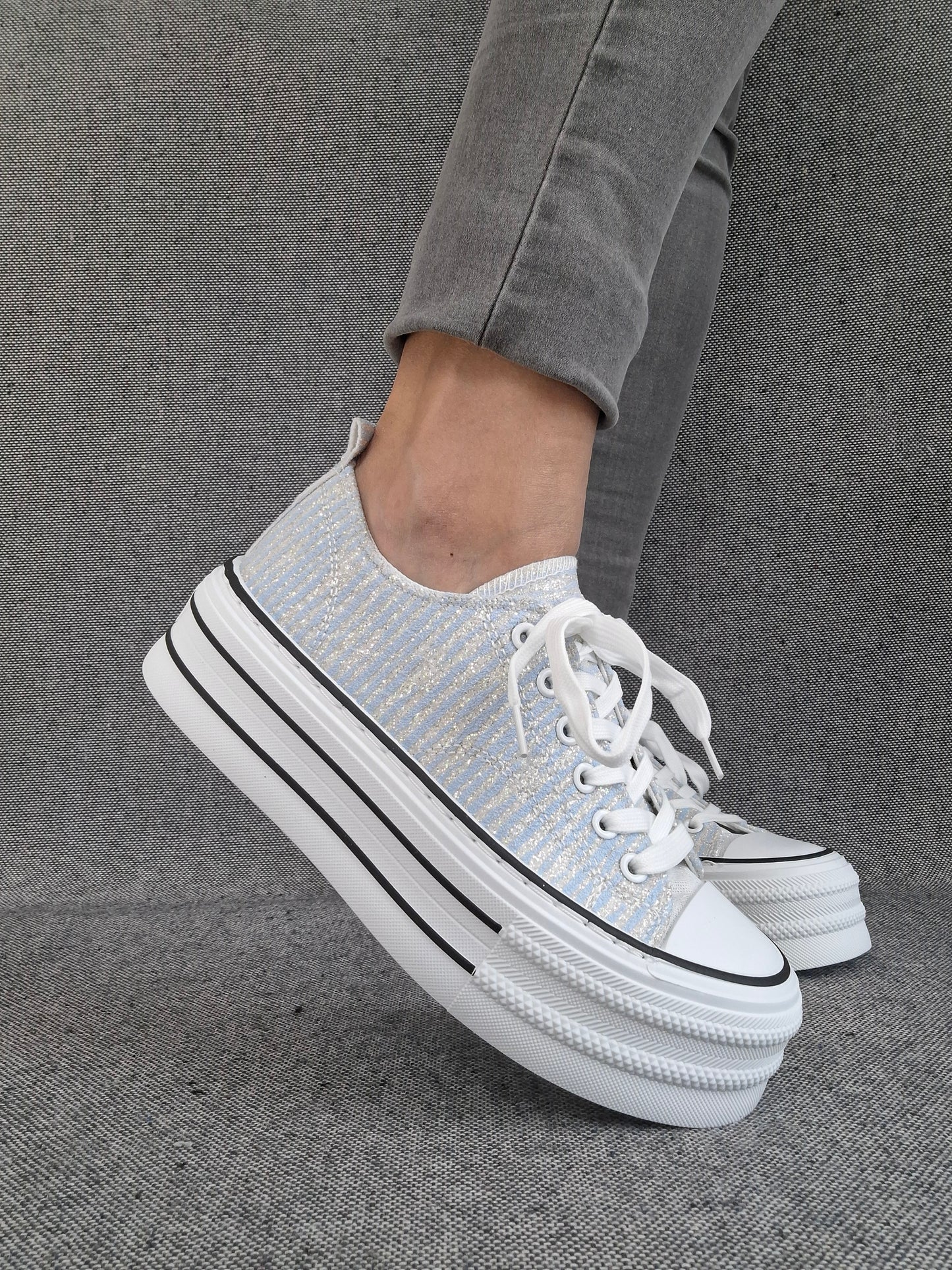 Chaussures baskets à rayures brillantes bleu semelle compensée style converse