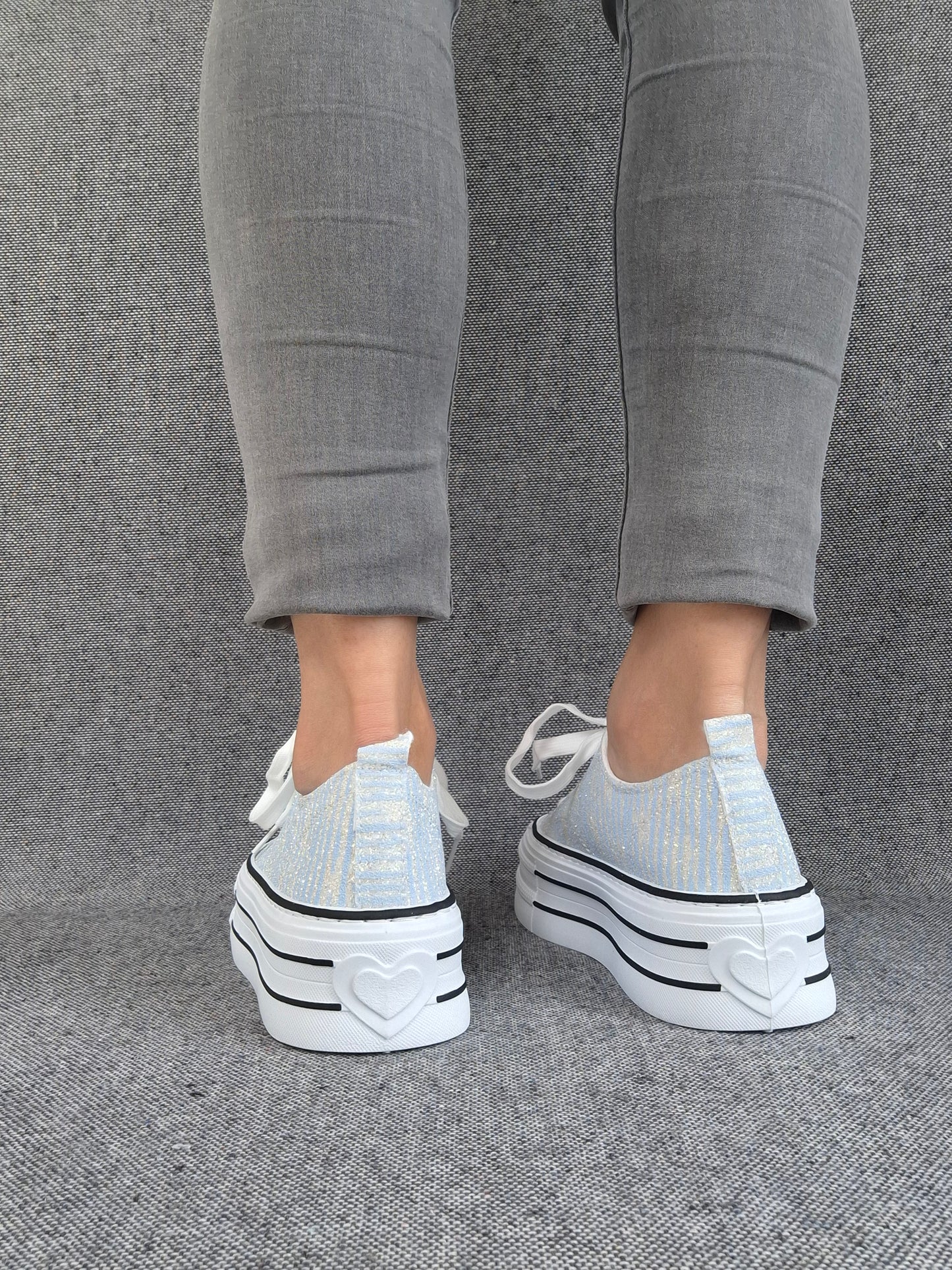 Chaussures baskets à rayures brillantes bleu semelle compensée style converse