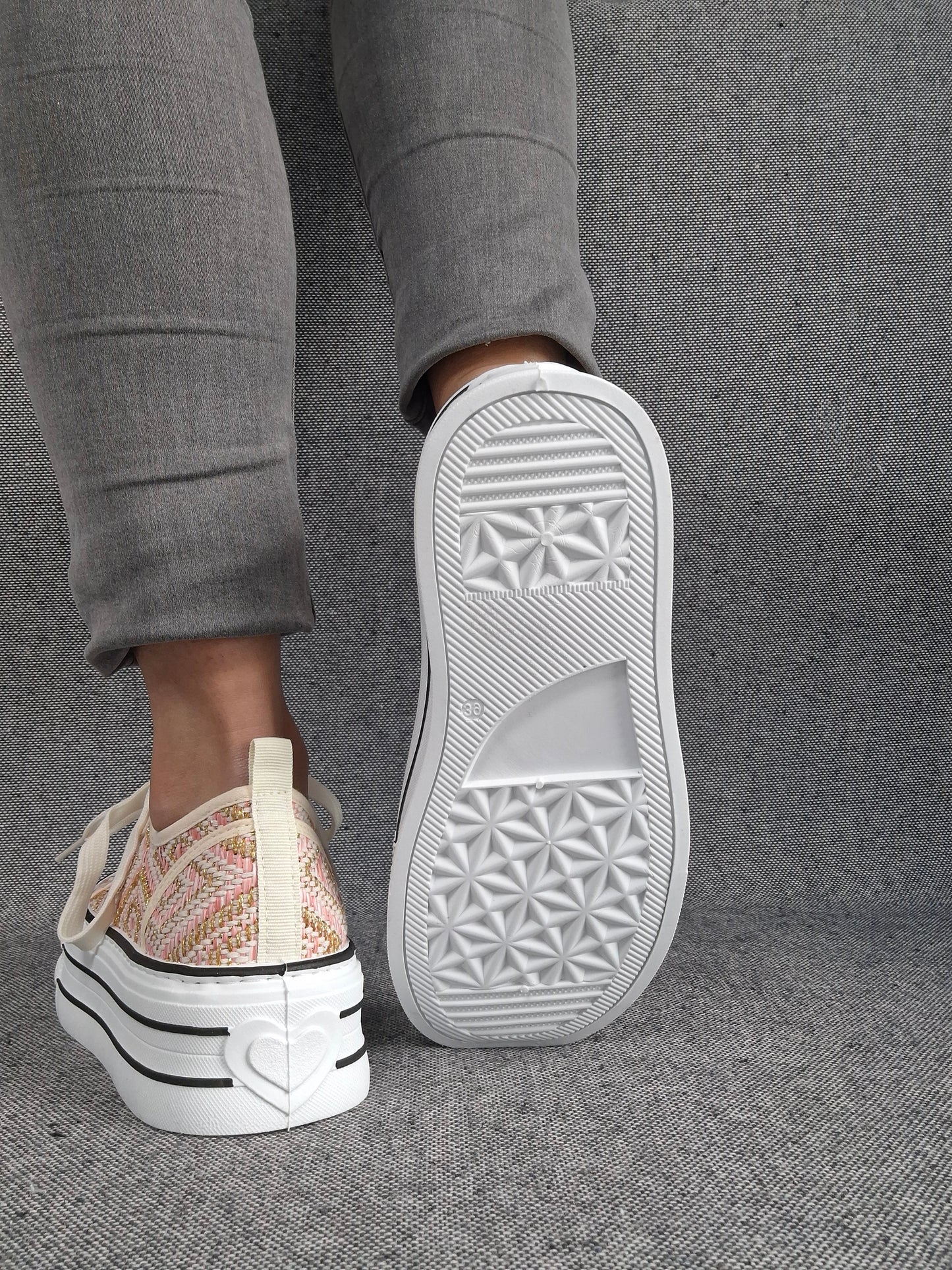 Chaussures baskets multicolores semelle compensée style converse