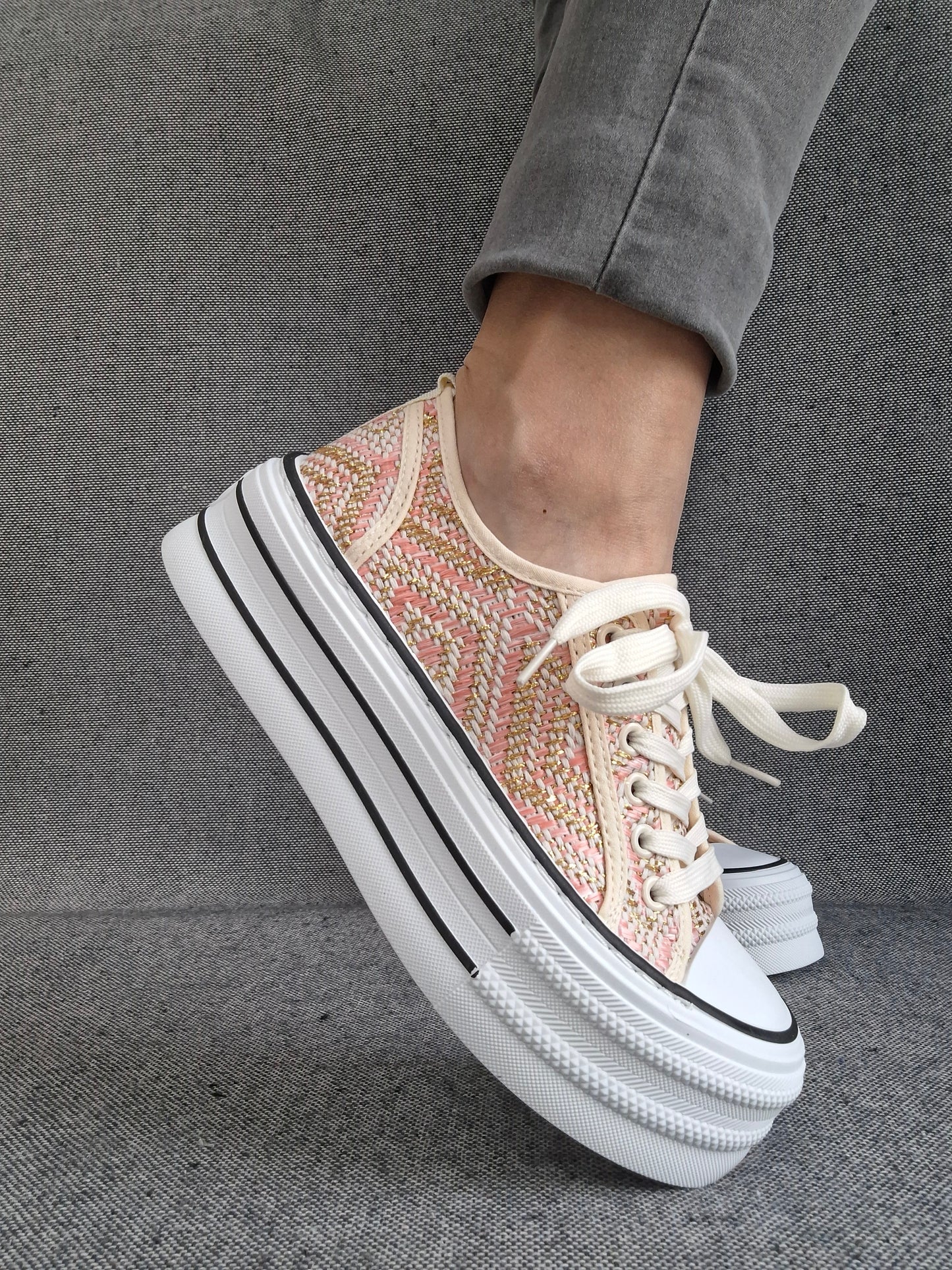 Chaussures baskets multicolores semelle compensée style converse