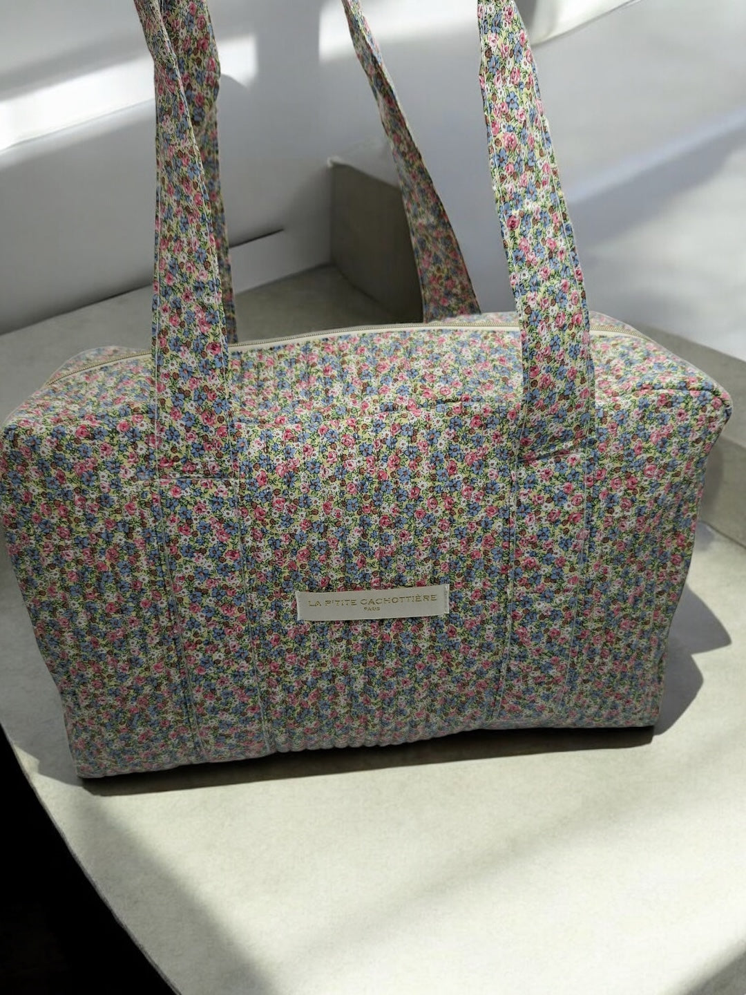 Sac week-end polochon en coton matelassé multicolore liberty fleuri rose bleu et blanc
