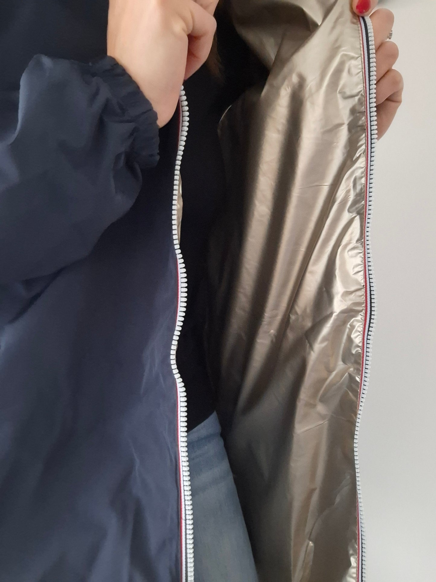 Melya Melody - Manteau léger long réversible imperméable bleu marine doré Curvy