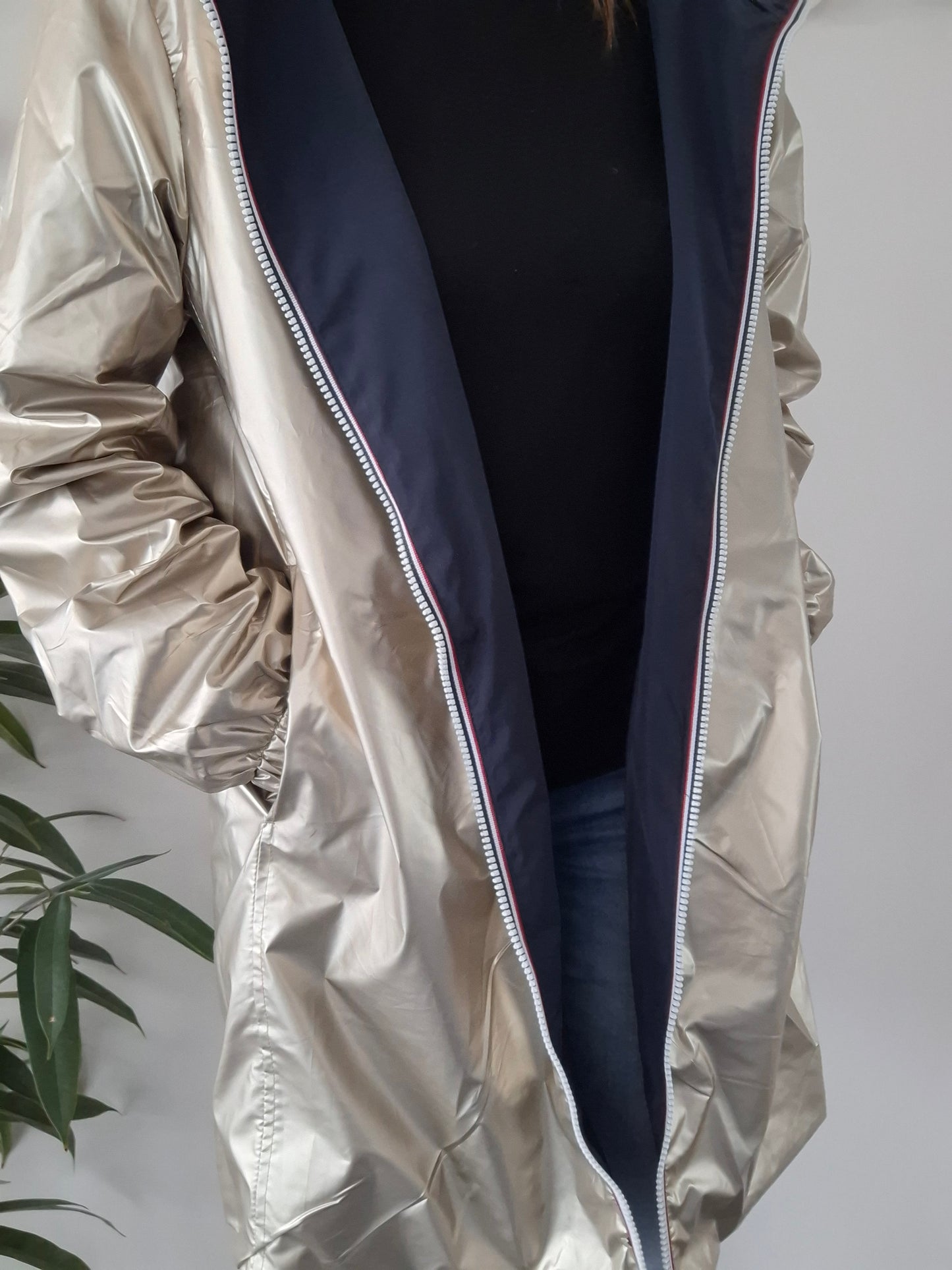 Melya Melody - Manteau léger long réversible imperméable bleu marine doré Curvy