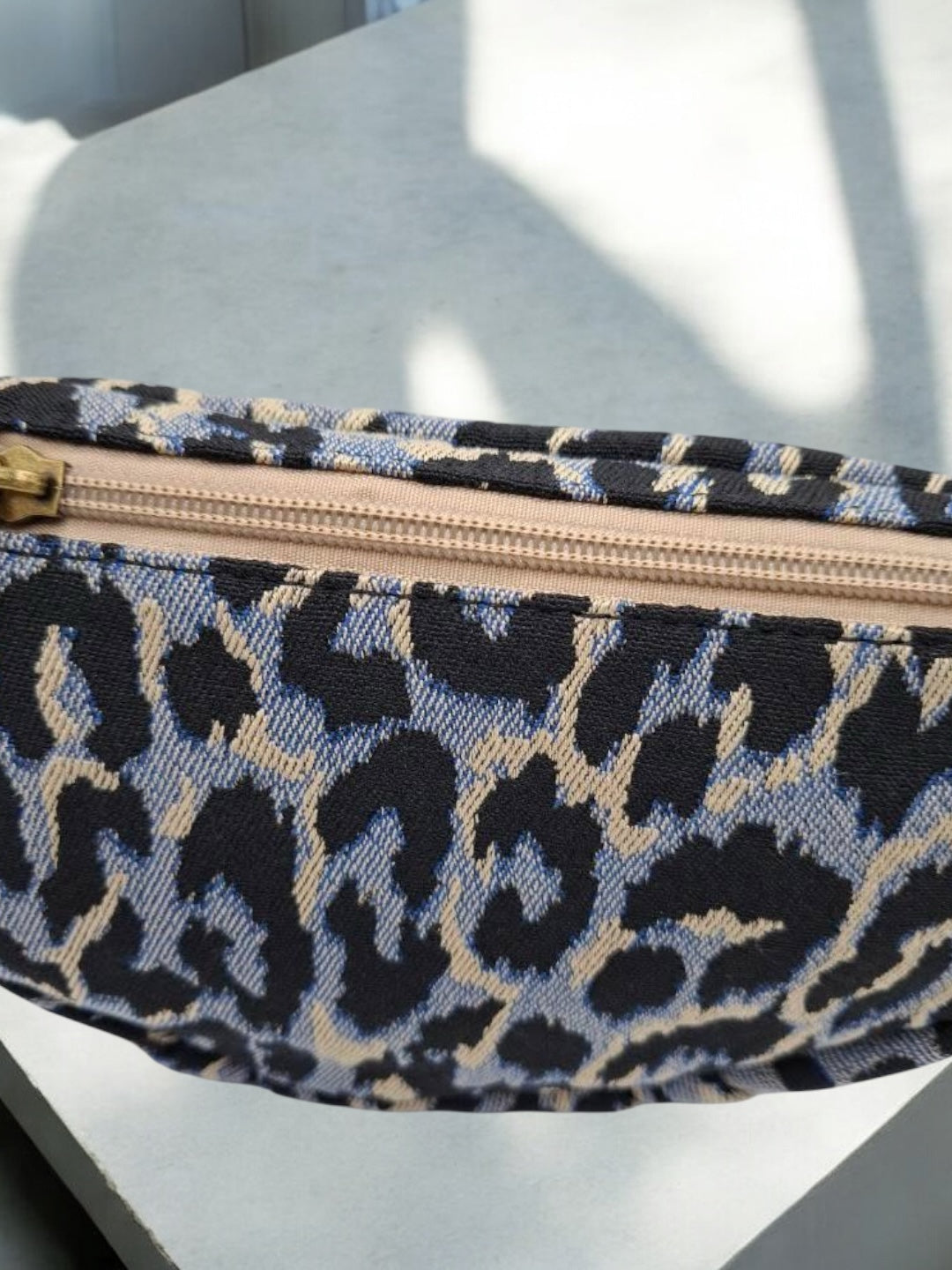 Sac banane en tissu à motif léopard bleu 2 poches