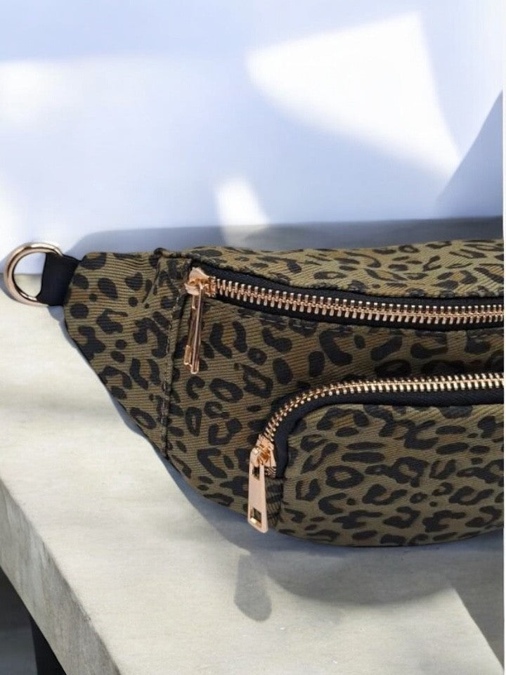 Sac banane en tissu imprimé léopard kaki 2 poches