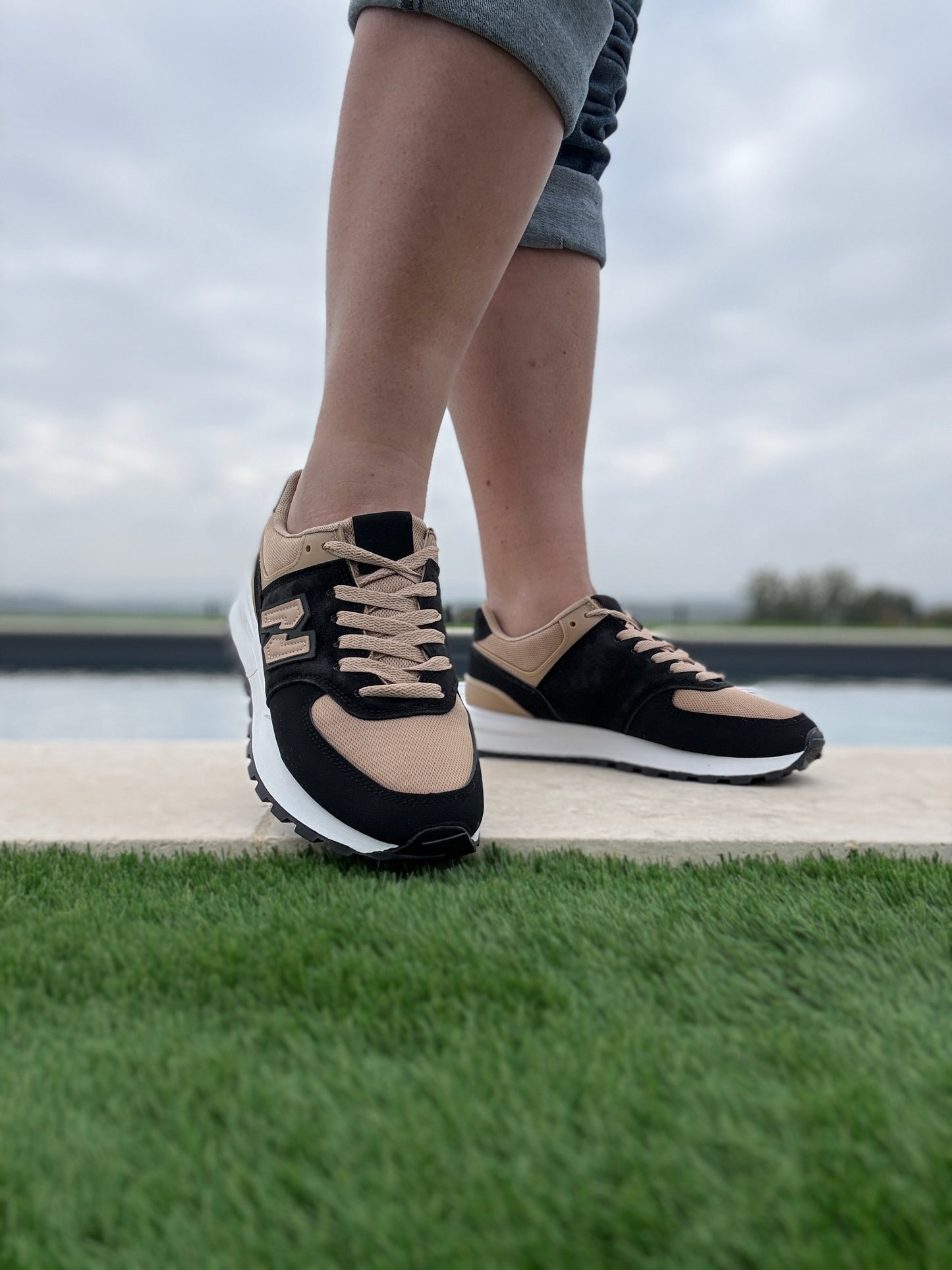 Chaussures baskets noir et marron style sneakers new balance