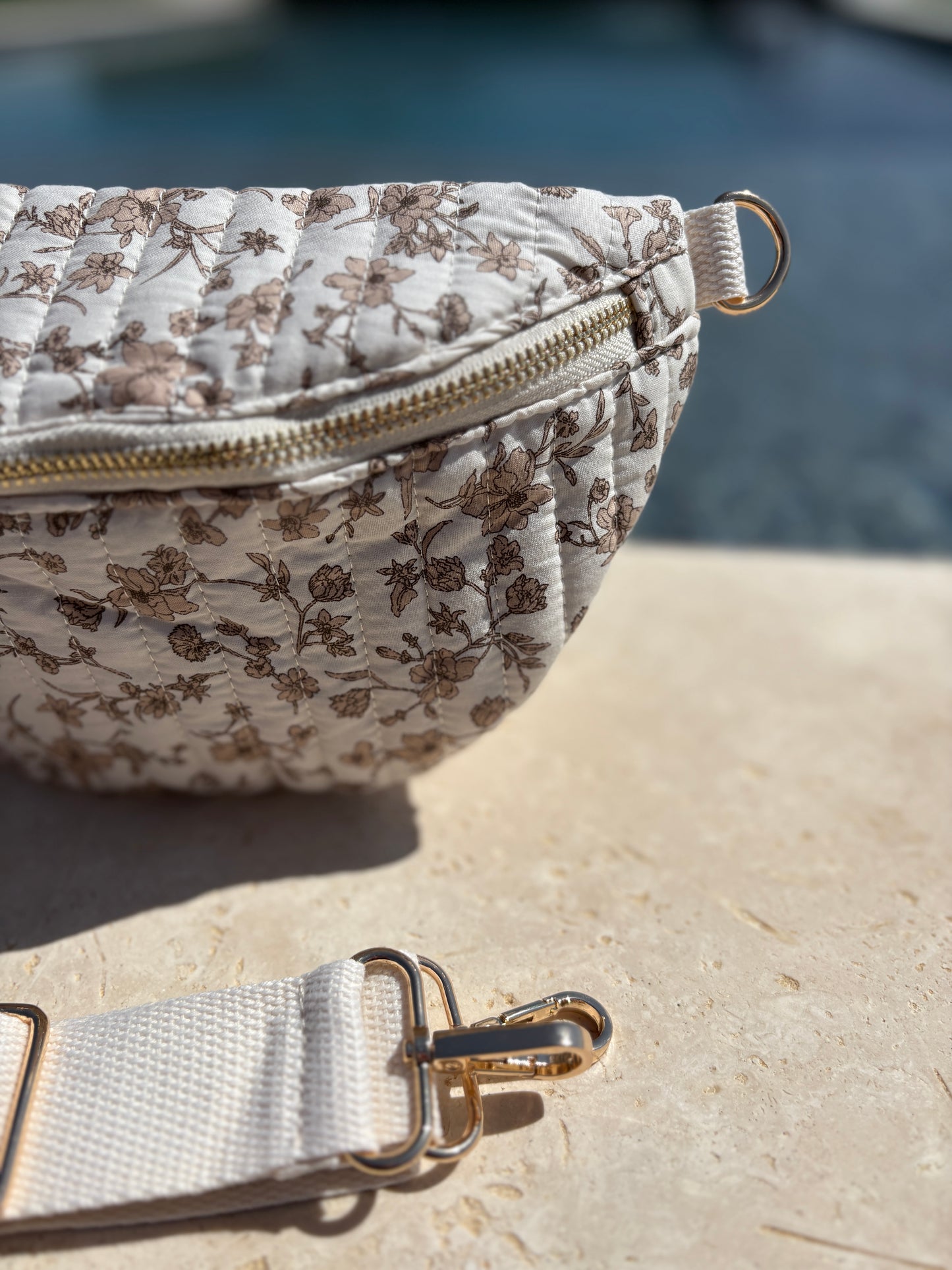 Sac banane en coton matelassé liberty fleuri beige taupe