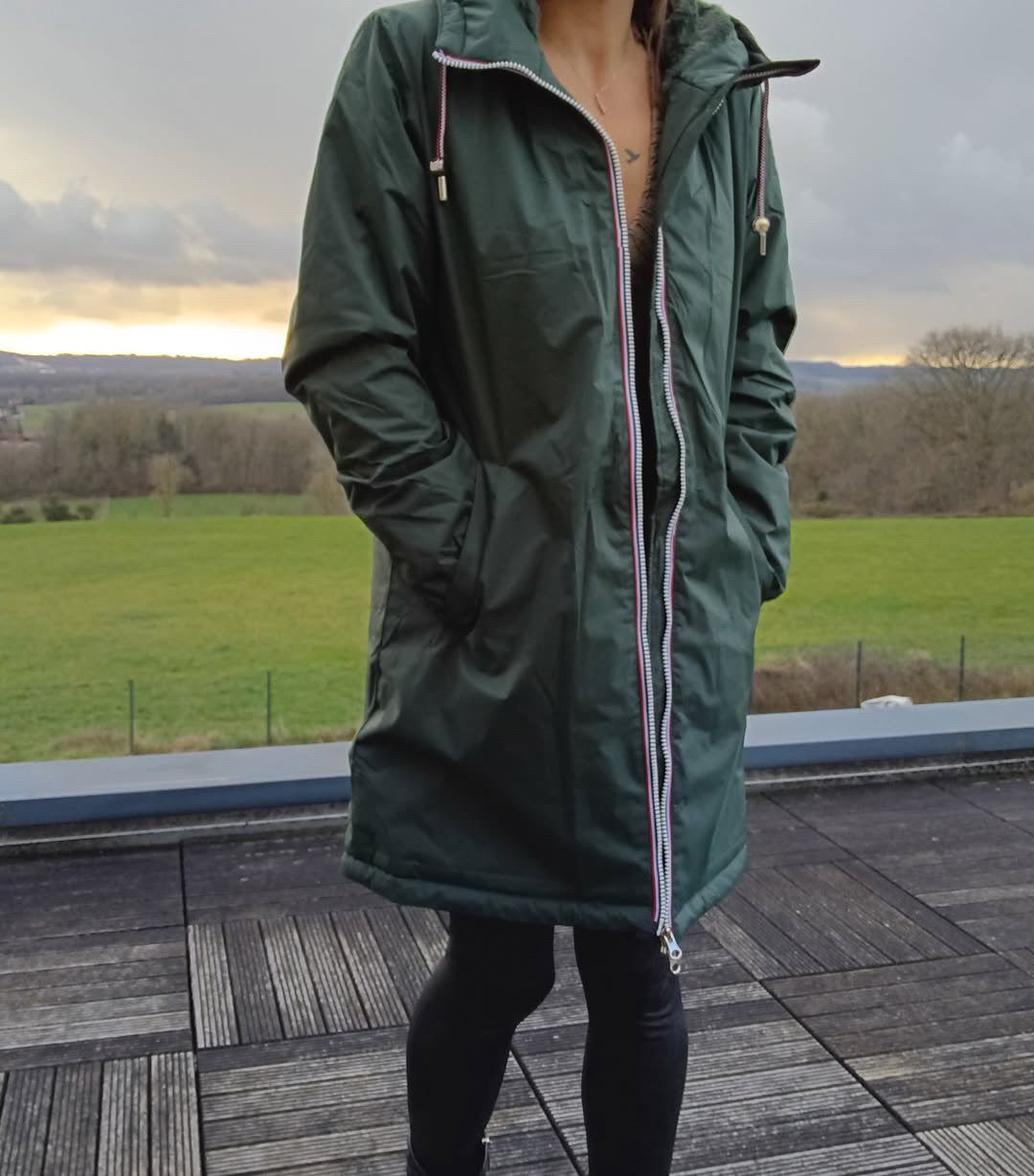 Laura Jo - Imperméable long doublé en fausse fourrure cordon tricolore couleur vert forêt