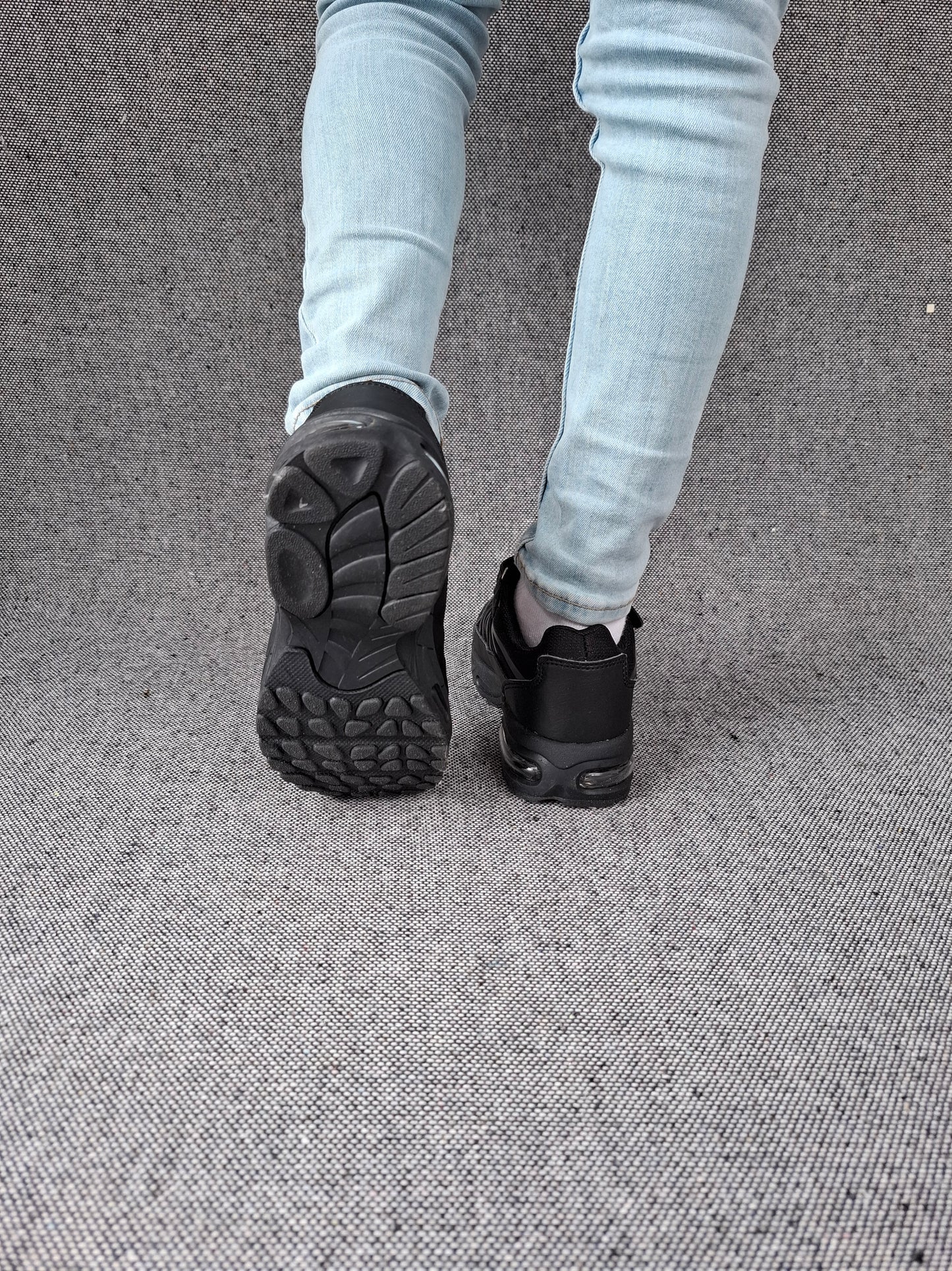 Chaussures baskets noires style TN requins - Enfant (garçon)