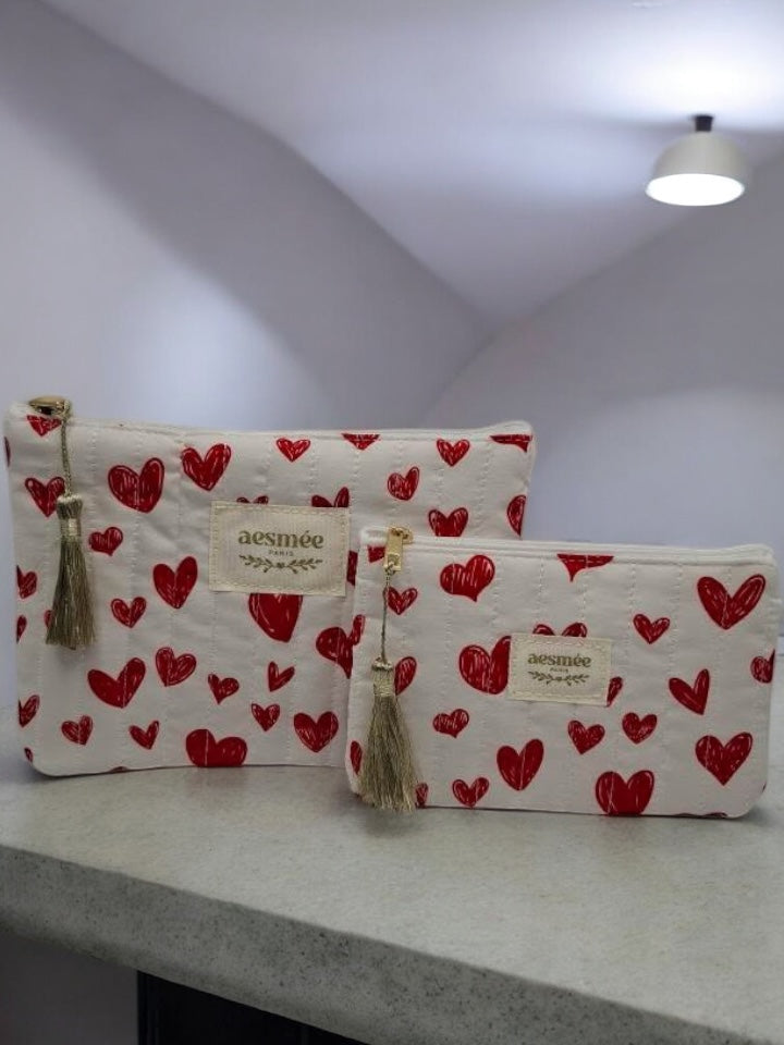Trousse et pochette en coton à motifs cœurs rouges