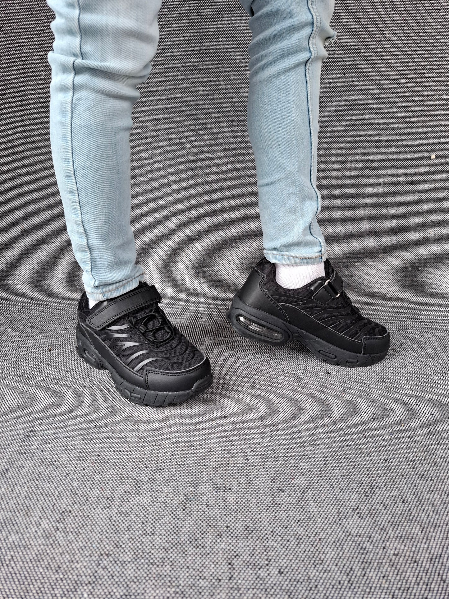 Chaussures baskets noires style TN requins - Enfant (garçon)