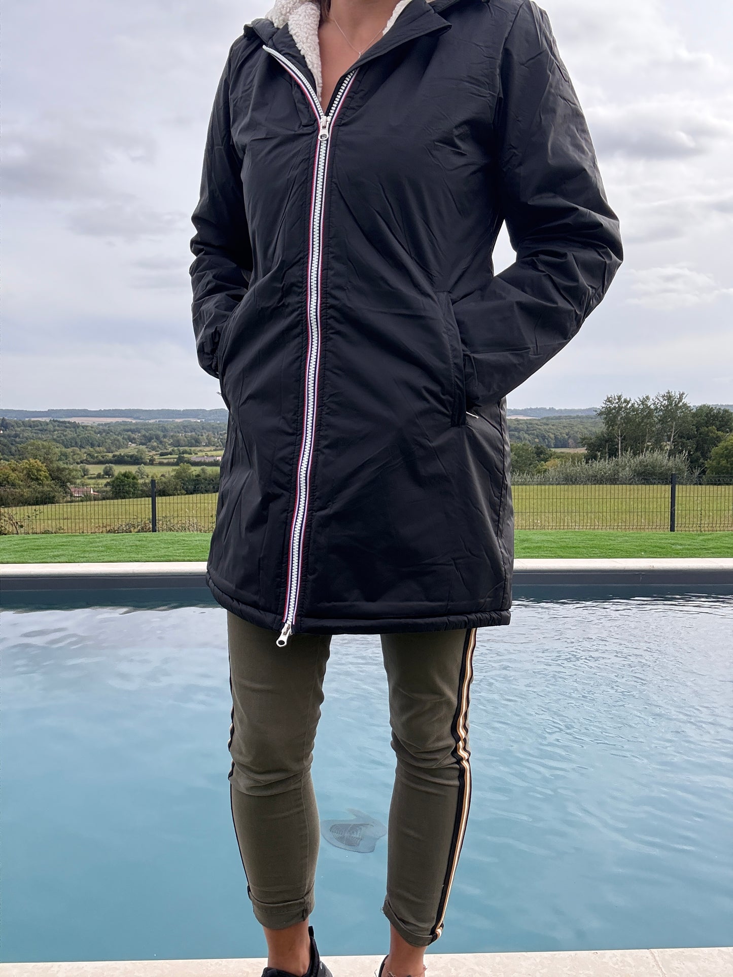 Laura Jo - Imperméable fourré long fausse fourrure noir intérieur sherpa beige