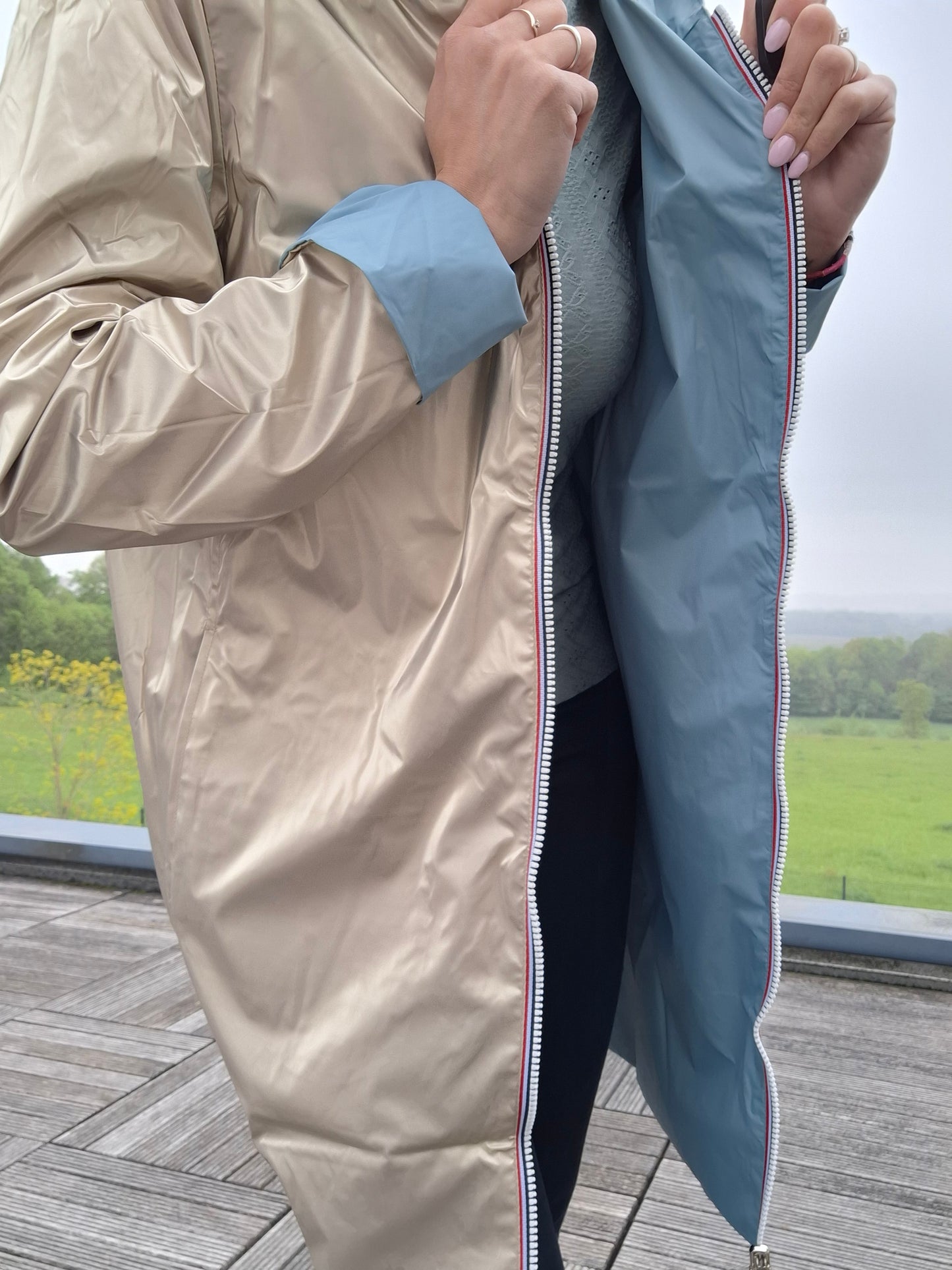 Laura Jo - Imperméable réversible long sans garnissage ouate couleur bleu ciel/doré