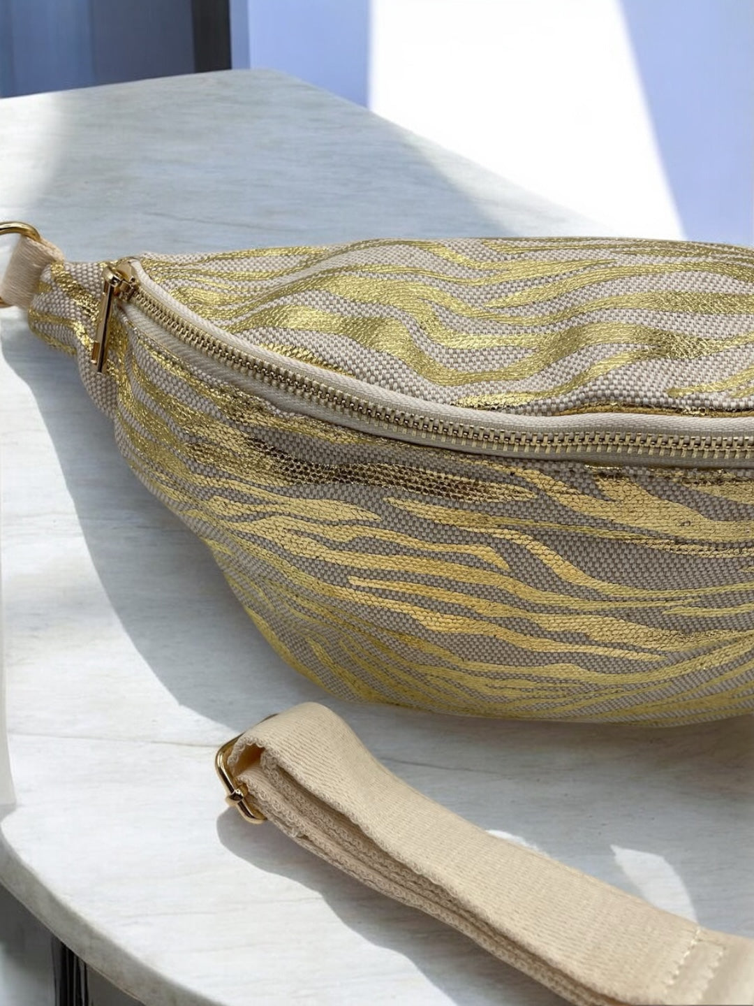 Sac banane XL tissu motif zebre doré beige