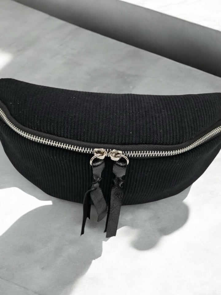 Sac banane en velours côtelé noir doubles curseurs en cuir