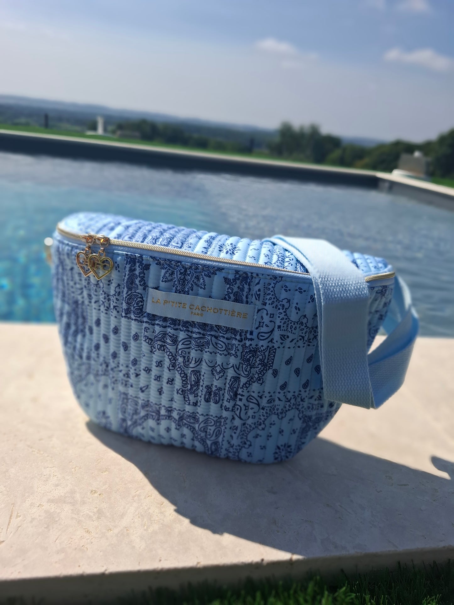 Sac banane en coton matelassé bleu design paisley bleu marine « La Ptite cachottière »
