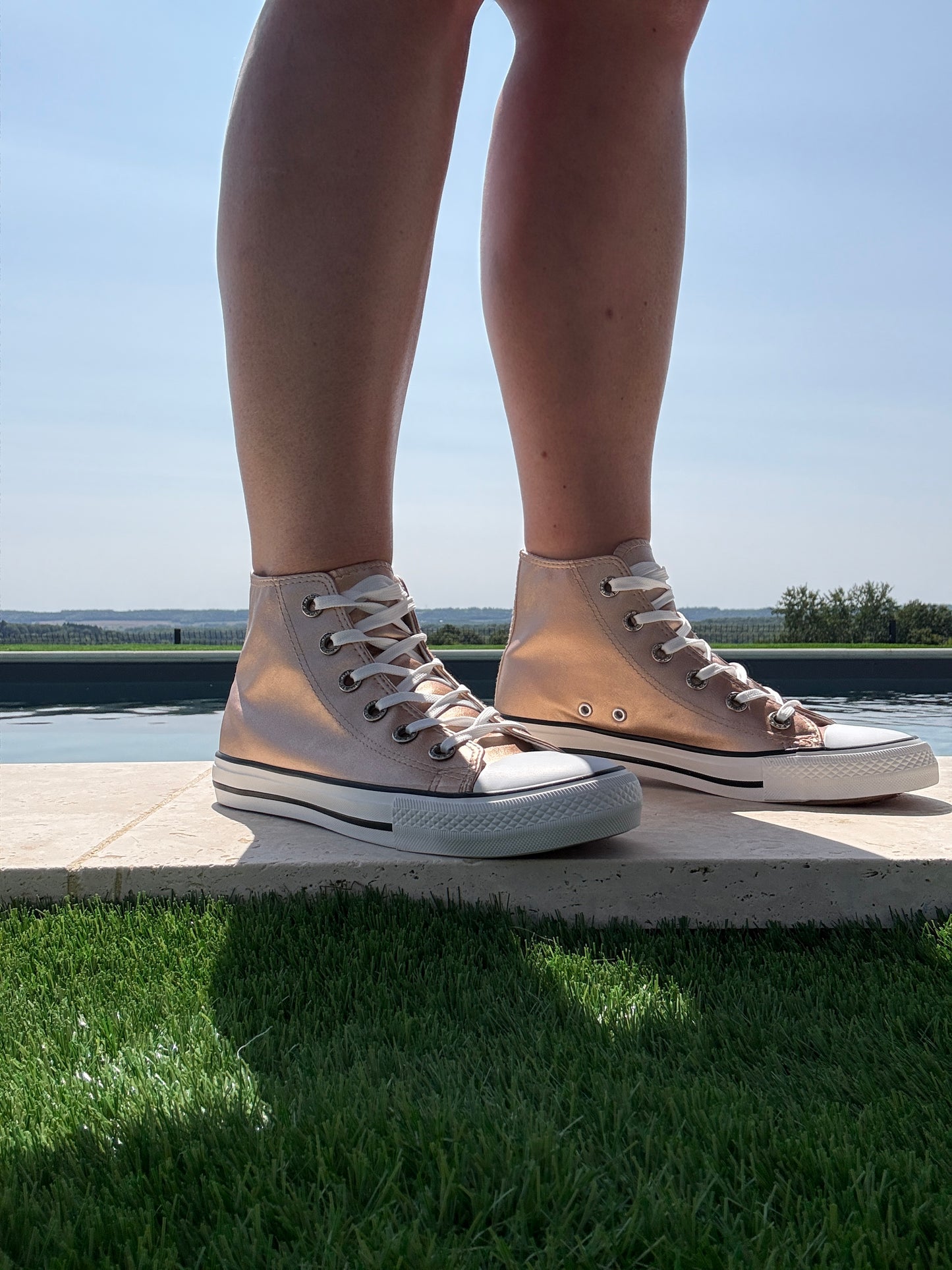 Chaussures baskets hautes cuivre champagne et blanche style converse
