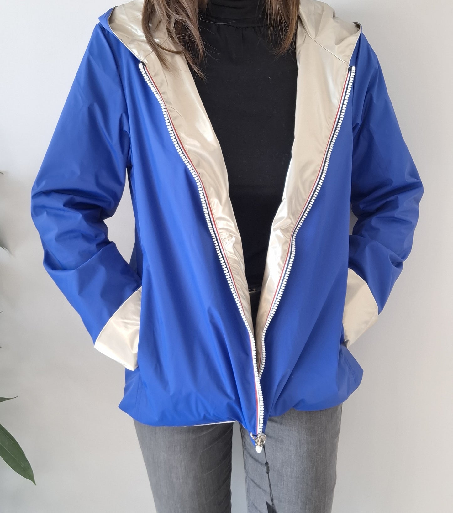 Laura Jo - Imperméable réversible court sans garnissage ouate couleur bleu électrique doré