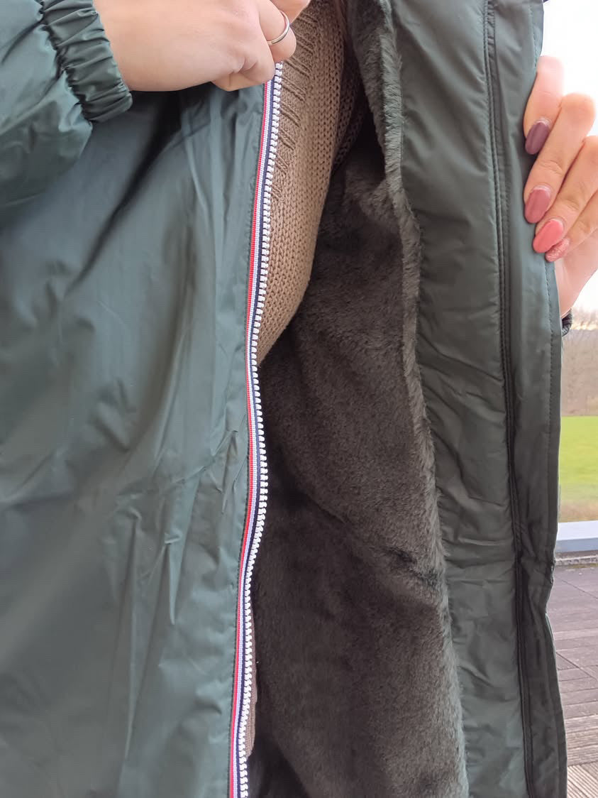 Laura Jo - Imperméable long doublé en fausse fourrure cordon tricolore couleur vert forêt