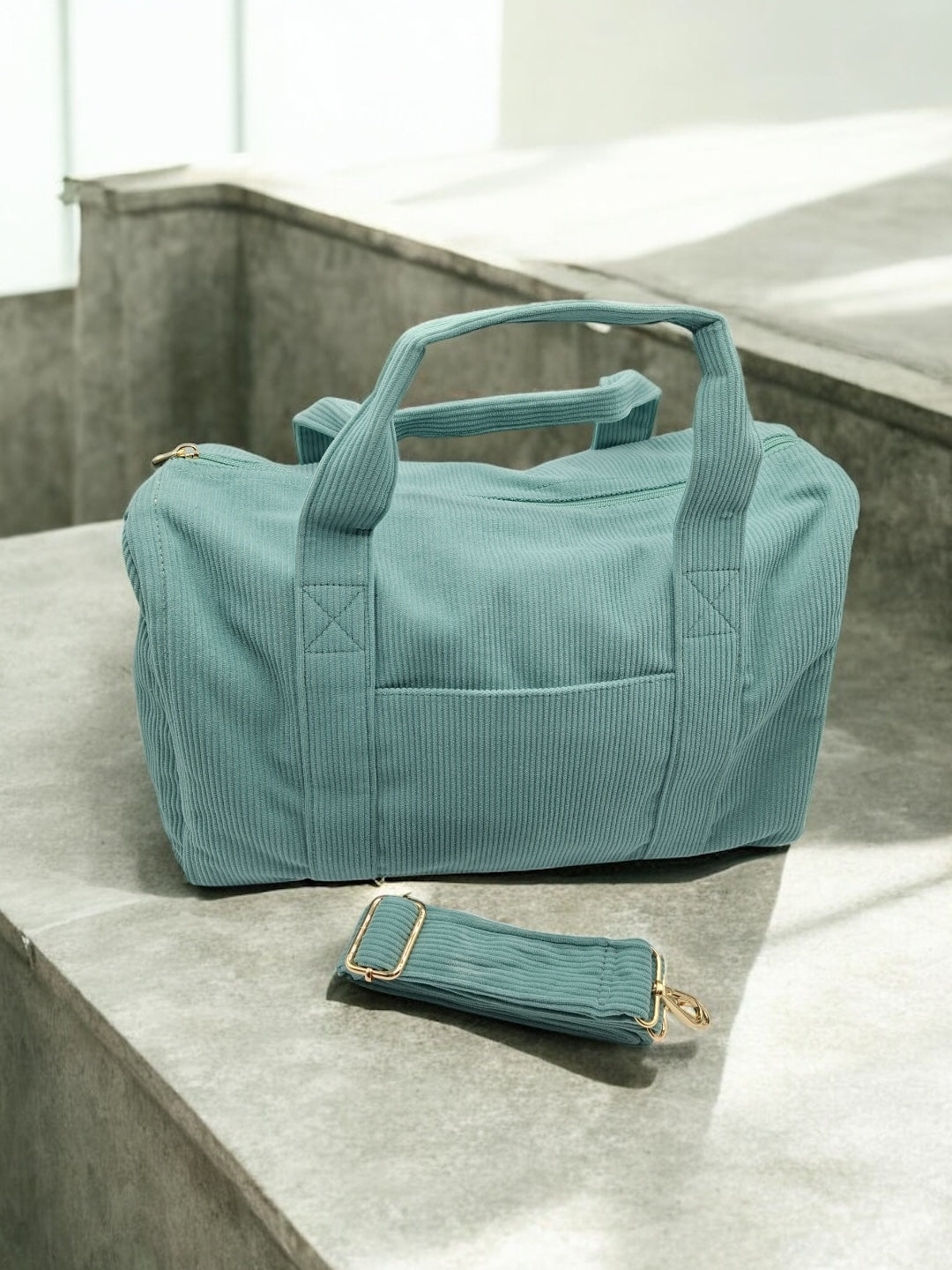 Sac week-end polochon vert d'eau bleu effet velours cotelé avec sangle unie