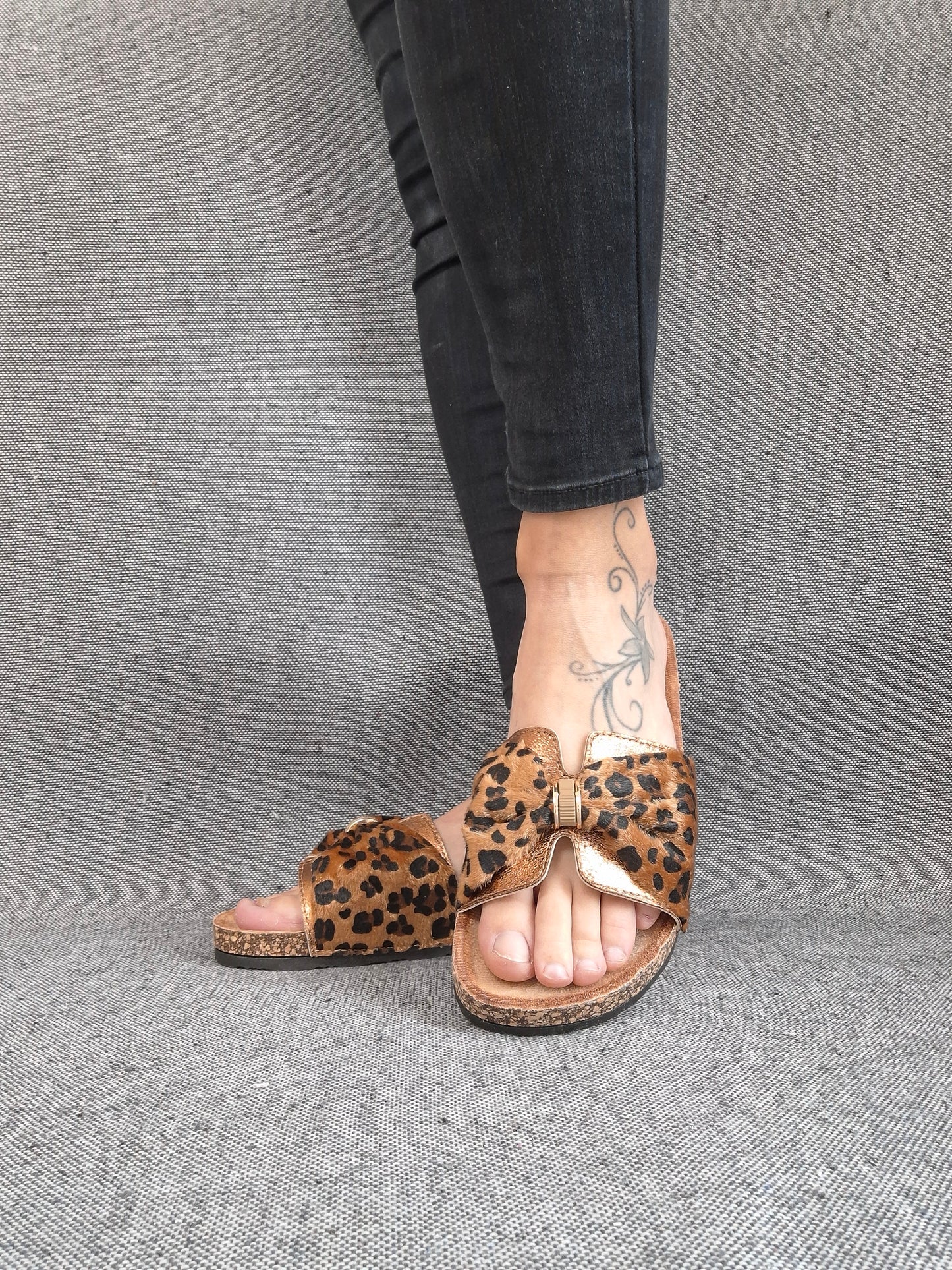 Chaussures sandales type Birk 1 bride cuivre tissu léopard marron noir