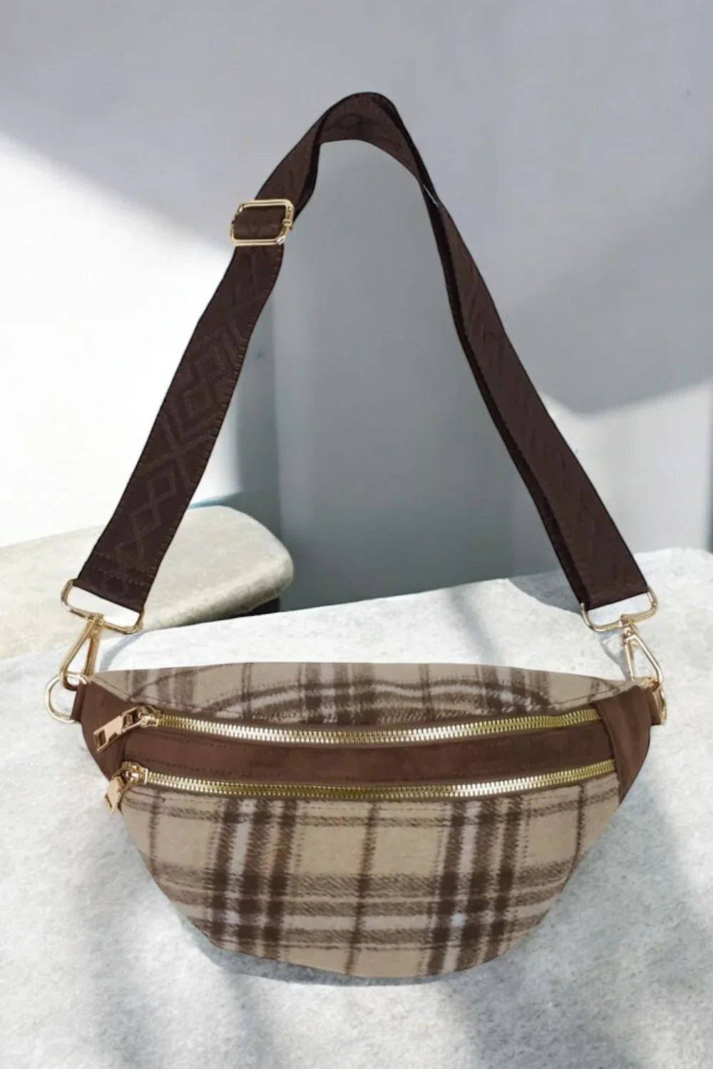 Sac banane en tissu motif écossais tons beige sangle fantaisie