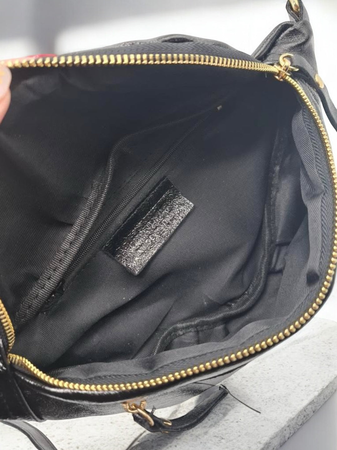 Sac banane en cuir irisé noir 2 poches
