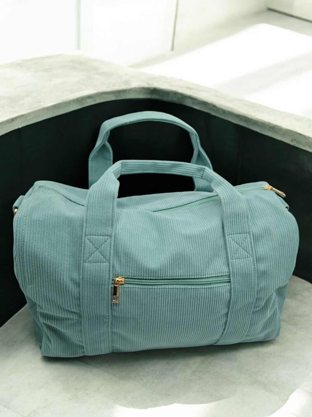 Sac week-end polochon vert d'eau bleu effet velours cotelé avec sangle unie