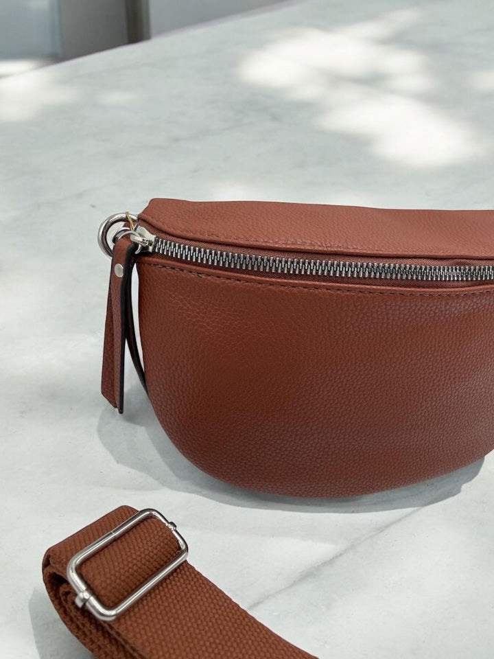 Sac banane simili cuir marron double fermeture