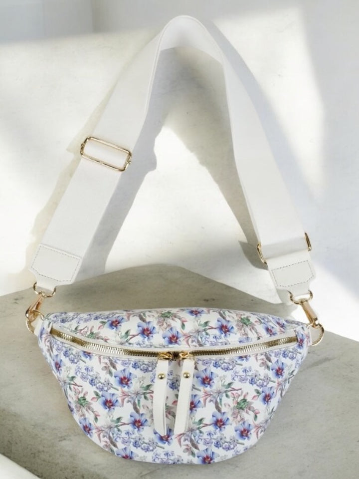 Sac banane en tissu coton liberty blanc à motif floral à tons bleus