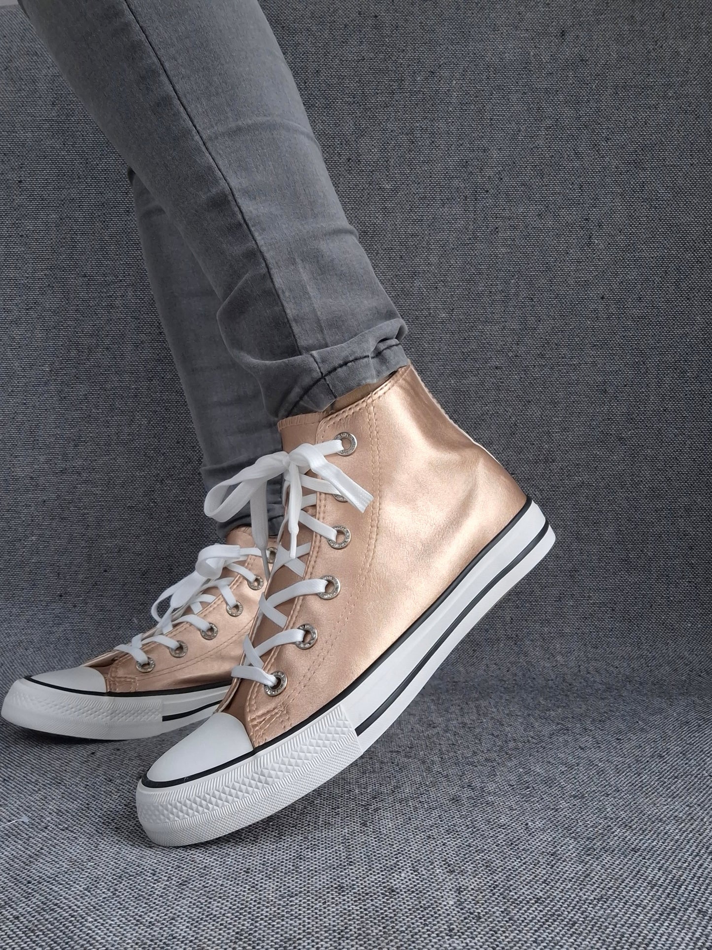 Chaussures baskets hautes cuivre champagne et blanche style converse