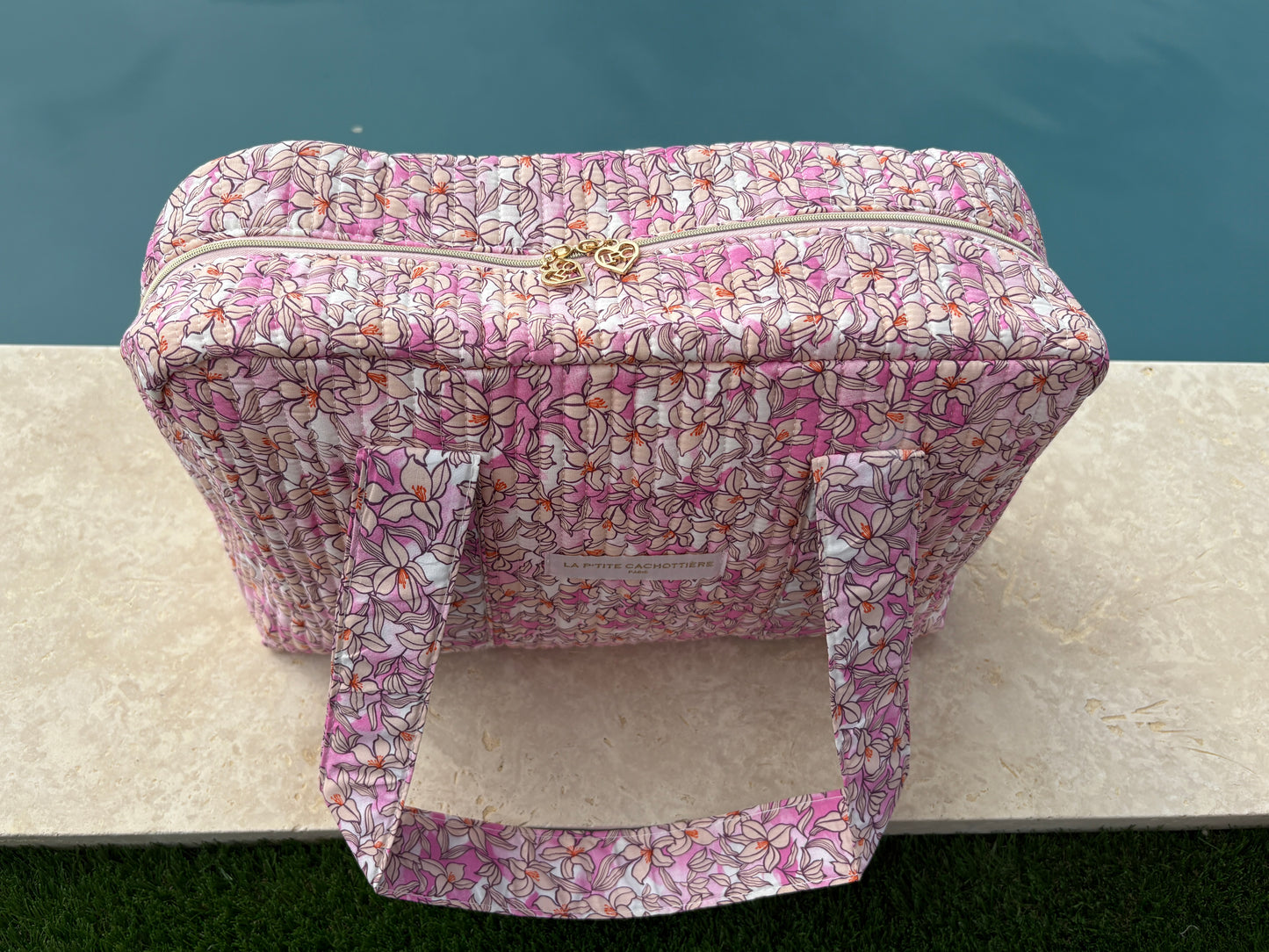 Sac week-end polochon en coton matelassé rose liberty fleuri rose et taupe
