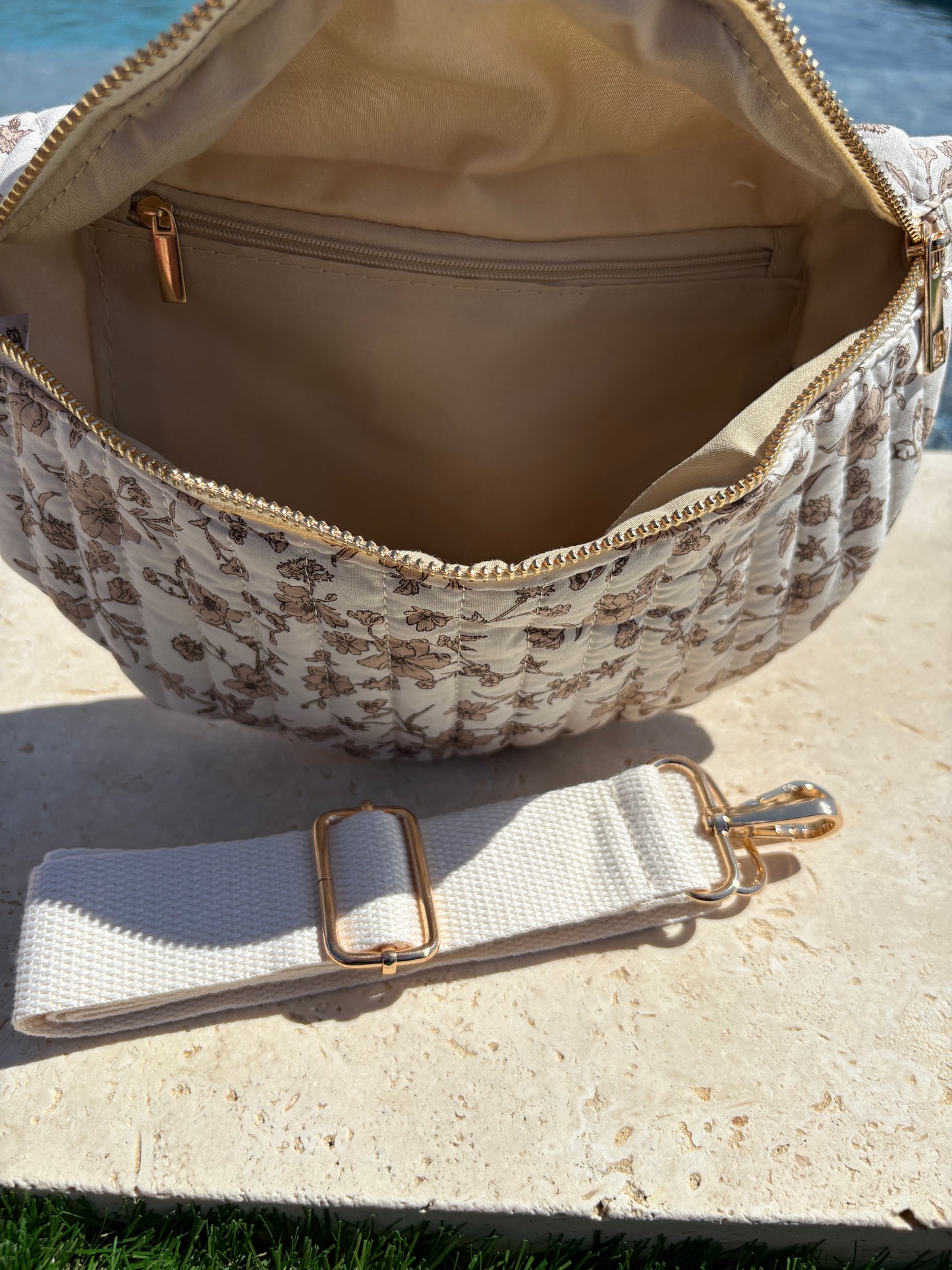 Sac banane en coton matelassé liberty fleuri beige taupe
