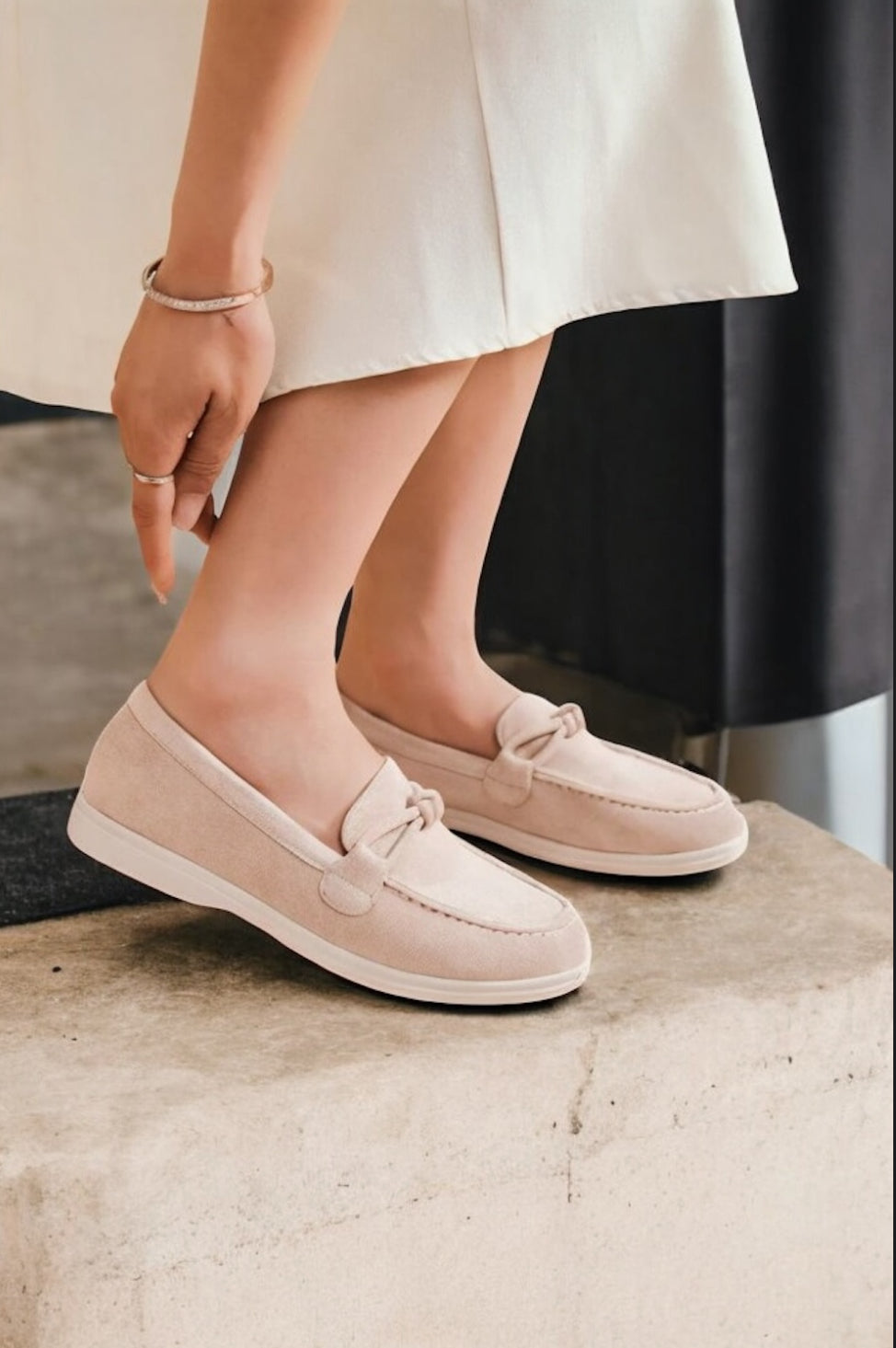 Chaussures mocassins toucher daim beige clair