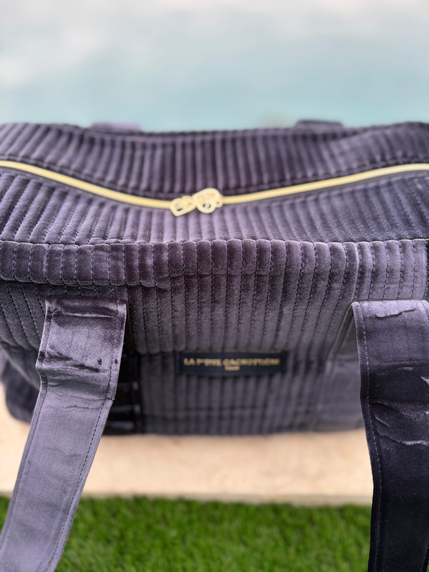 Sac week-end de voyage polochon velours matelassé bleu marine