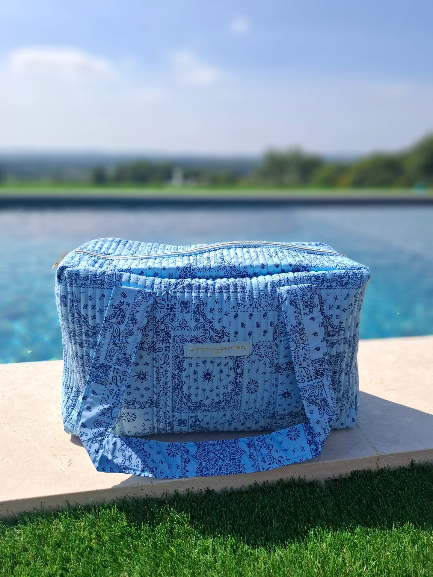 Sac week-end polochon en coton matelassé bleu design paisley bleu marine