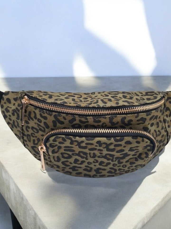 Sac banane en tissu imprimé léopard kaki 2 poches