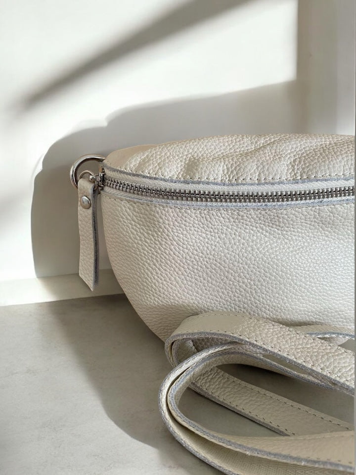Sac banane en cuir mat italien couleur blanc écru