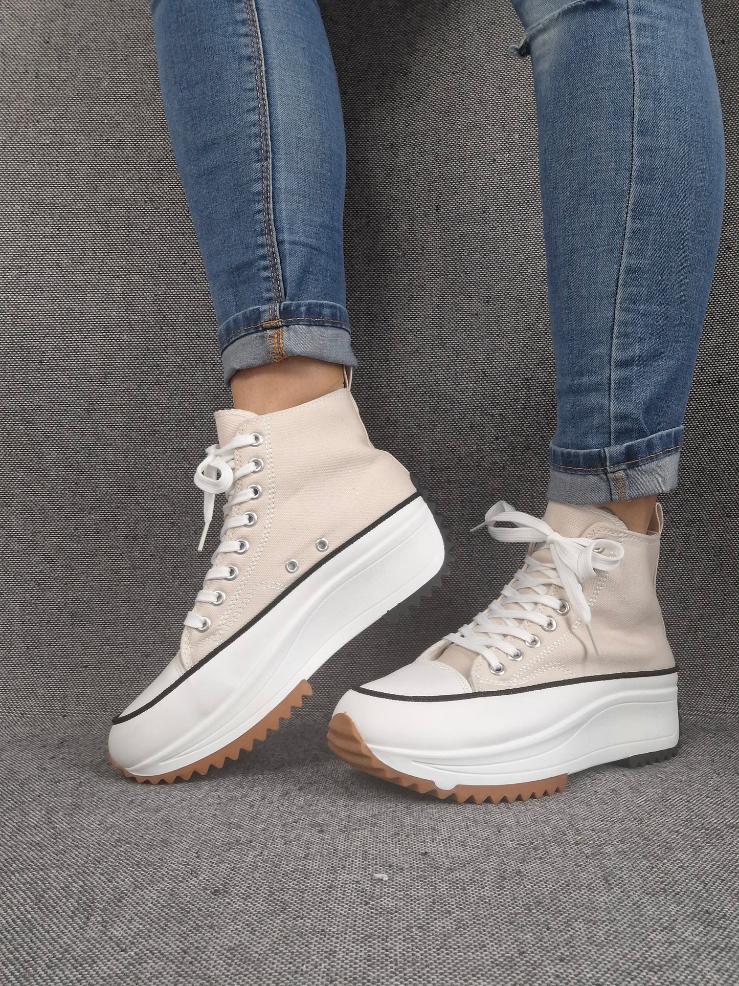 Chaussures baskets haute plate-forme toile beige et blanc